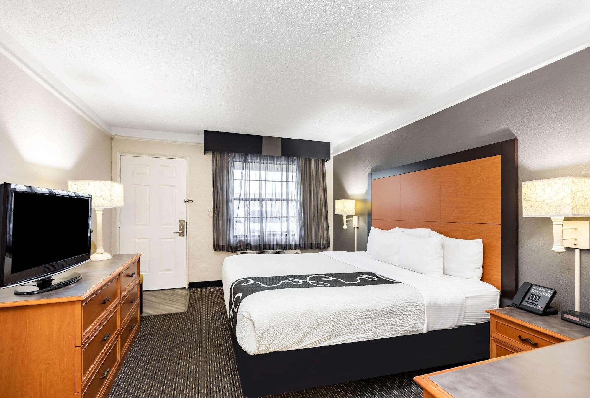 Travelodge By Wyndham - Airport Hotel 3*