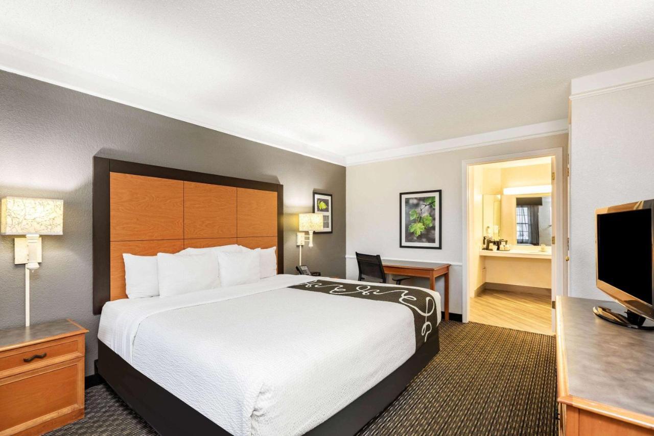 Travelodge By Wyndham - Airport Hotel 3*