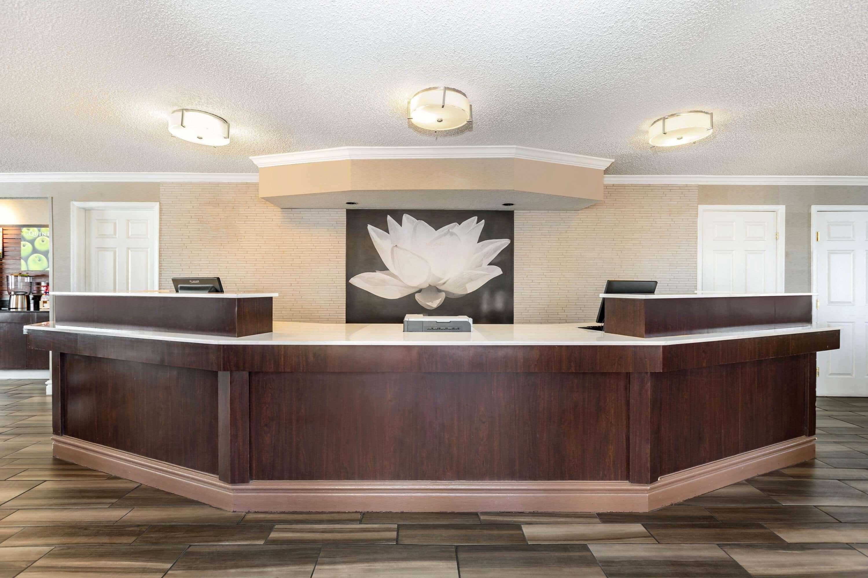 Travelodge By Wyndham - Airport Hotel 3*