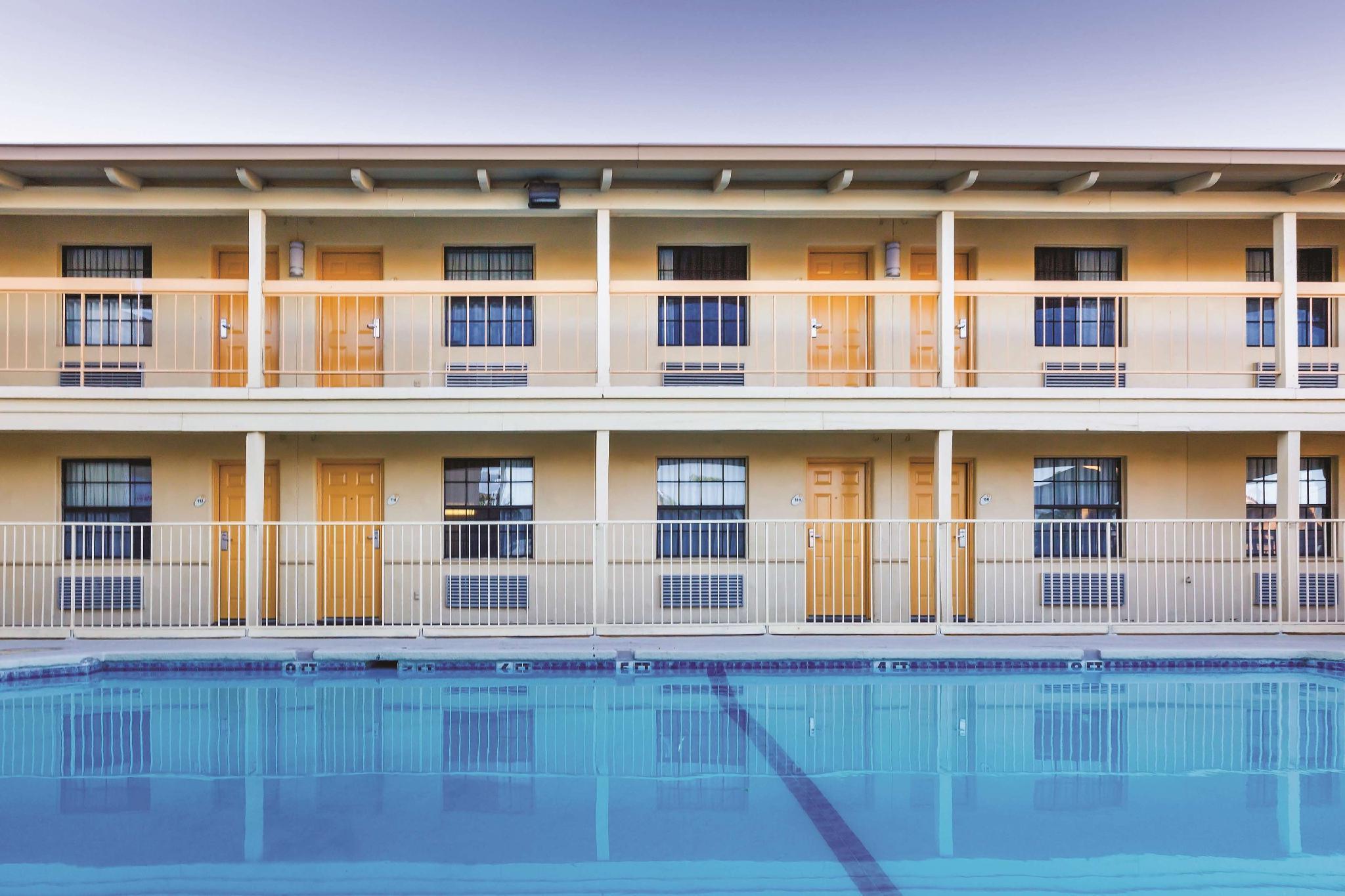Travelodge By Wyndham - Airport 3*