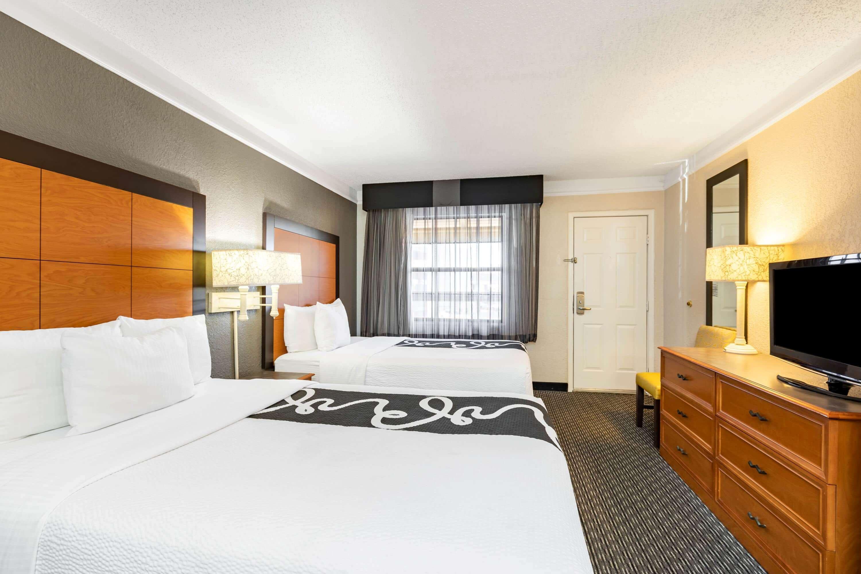 Hotel Travelodge By Wyndham - Airport 3*