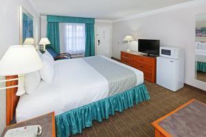 Travelodge By Wyndham - Airport