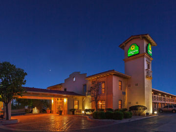 Hotel Travelodge By Wyndham - Airport